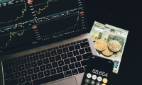 10月暴涨近20%！两年前“最牛贵金属”卷土重来？